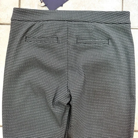 NWT NYDJ Silver Eye Jaquard
Ponte Slim Straight Leg Ankle Pants - Picture 5 of 13